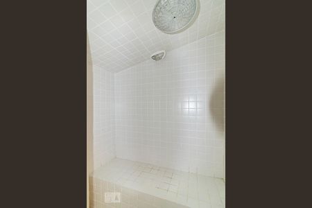 Apartamento à venda com 283m², 2 quartos e 1 vagaBanheiro da Suíte 2 - Sauna