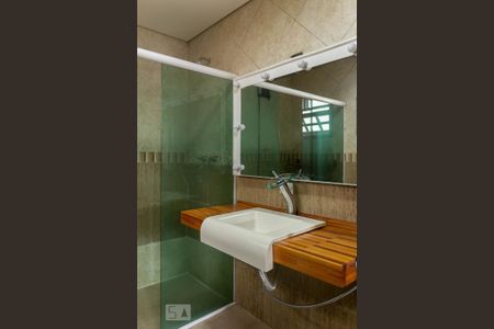 Casa à venda com 400m², 3 quartos e 4 vagasBanheiro Suíte 