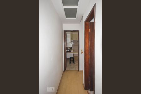 Corredor 1 de casa à venda com 3 quartos, 137m² em Jardim Taboão, São Paulo