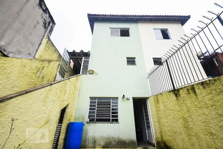 Casa para alugar com 137m², 3 quartos e 2 vagas Casa para alugar com 137m², 3 quartos e 2 vagasFachada posterior