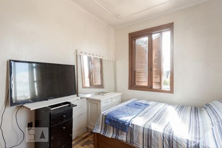 Quarto 1 de apartamento para alugar com 2 quartos, 50m² em São João, Porto Alegre