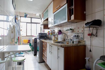 Apartamento à venda com 84m², 3 quartos e 1 vagaCozinha 