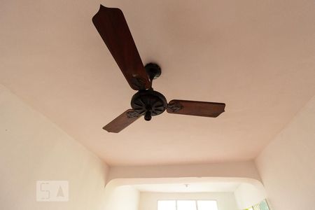 Detalhe da sala de casa para alugar com 2 quartos, 70m² em Campo Grande, Rio de Janeiro