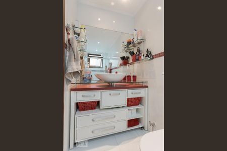 Apartamento à venda com 125m², 3 quartos e 3 vagas Apartamento à venda com 125m², 3 quartos e 3 vagasBanheiro da Suíte 1