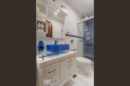 Apartamento à venda com 125m², 3 quartos e 3 vagas Apartamento à venda com 125m², 3 quartos e 3 vagasBanheiro da Suíte 2