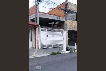 Casa à venda com 80m², 2 quartos e 1 vaga Casa à venda com 80m², 2 quartos e 1 vagaFachada