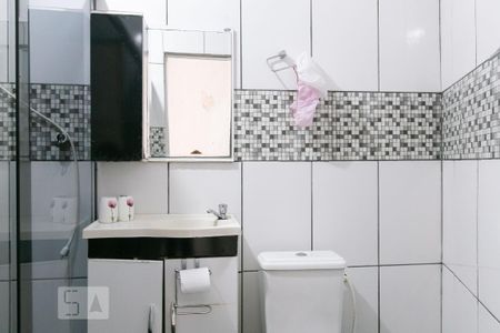 Casa à venda com 80m², 2 quartos e 1 vaga Casa à venda com 80m², 2 quartos e 1 vagaBanheiro da Suíte