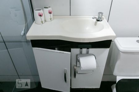 Casa à venda com 80m², 2 quartos e 1 vaga Casa à venda com 80m², 2 quartos e 1 vagaDetalhe banheiro