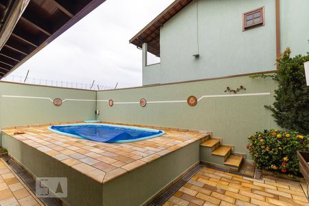 Casa de condomínio à venda com 185m², 3 quartos e 4 vagas Casa de condomínio à venda com 185m², 3 quartos e 4 vagasPiscina privativa