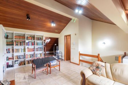 Casa de condomínio à venda com 400m², 3 quartos e 2 vagasSótão