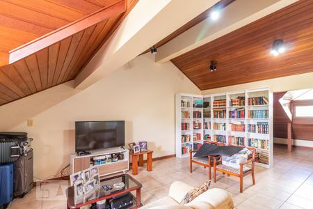 Casa de condomínio à venda com 400m², 3 quartos e 2 vagasSótão