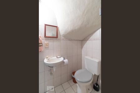 Casa de condomínio à venda com 400m², 3 quartos e 2 vagasBanheiro de Serviço