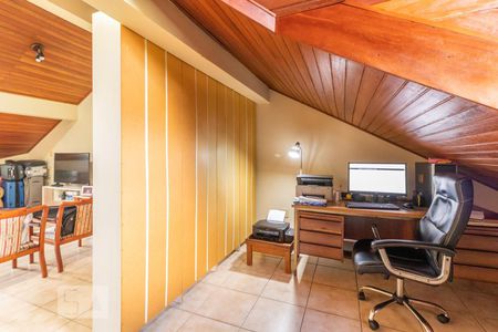 Casa de condomínio à venda com 400m², 3 quartos e 2 vagasSótão