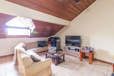 Casa de condomínio à venda com 400m², 3 quartos e 2 vagasSótão