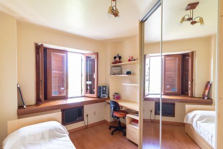 Casa de condomínio à venda com 400m², 3 quartos e 2 vagasQuarto 3 - Suíte