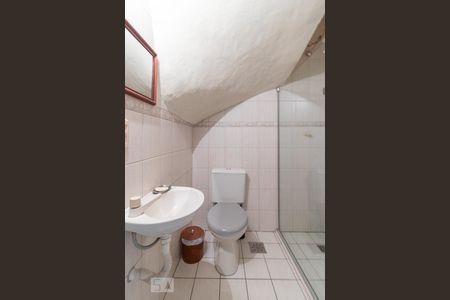 Casa de condomínio à venda com 400m², 3 quartos e 2 vagasBanheiro de Serviço