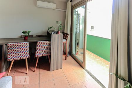 Sala de apartamento à venda com 1 quarto, 53m² em Azenha, Porto Alegre