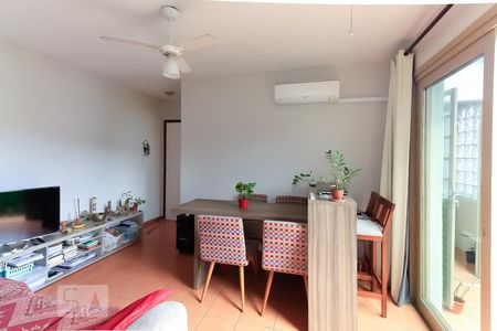 Sala de apartamento à venda com 1 quarto, 53m² em Azenha, Porto Alegre