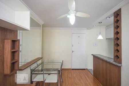Sala de apartamento para alugar com 2 quartos, 42m² em Pirajussara, São Paulo