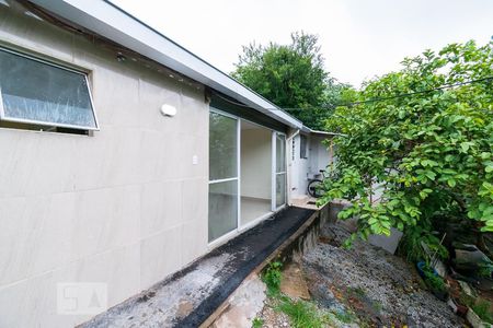 Casa de condomínio para alugar com 95m², 2 quartos e sem vaga Casa de condomínio para alugar com 95m², 2 quartos e sem vagaFachada