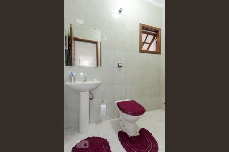 Casa à venda com 193m², 3 quartos e 3 vagasBanheiro Social