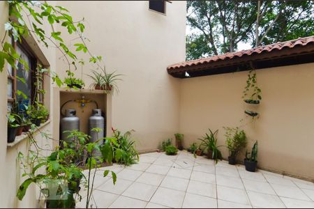 Casa à venda com 193m², 3 quartos e 3 vagasQuintal