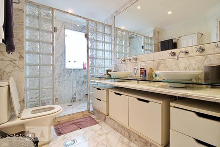 Apartamento para alugar com 270m², 4 quartos e 2 vagasBanheiro da Suíte 1