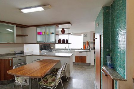 Apartamento para alugar com 270m², 4 quartos e 2 vagasCozinha