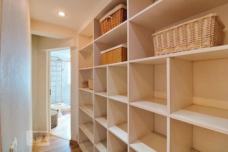 Apartamento para alugar com 270m², 4 quartos e 2 vagasCloset da Suíte 1