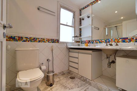 Apartamento para alugar com 270m², 4 quartos e 2 vagasBanheiro