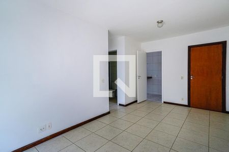 Sala de apartamento à venda com 2 quartos, 66m² em Pendotiba, Niterói