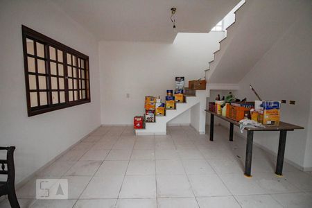 Sala de casa à venda com 3 quartos, 400m² em Jardim Monjolo, São Paulo