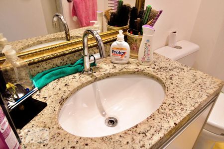 Apartamento à venda com 77m², 2 quartos e 2 vagasBanheiro