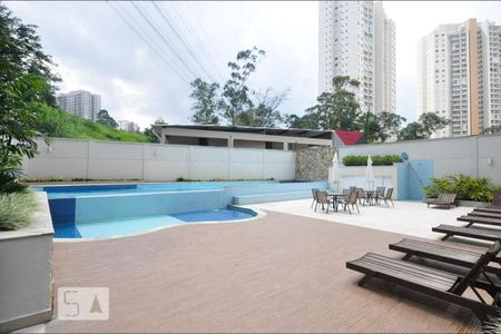 Apartamento à venda com 77m², 2 quartos e 2 vagasÁrea comum - Piscina