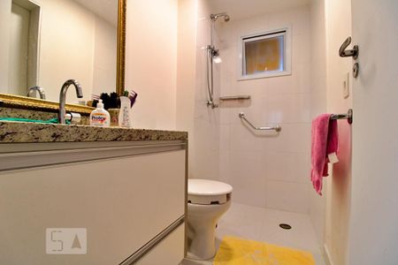 Apartamento à venda com 77m², 2 quartos e 2 vagasBanheiro
