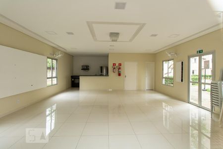 Apartamento à venda com 47m², 2 quartos e 1 vaga Apartamento à venda com 47m², 2 quartos e 1 vagaÁrea comum - Salão de festas