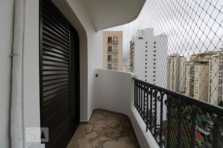 Apartamento à venda com 135m², 3 quartos e 2 vagasVaranda