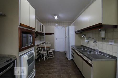 Apartamento à venda com 135m², 3 quartos e 2 vagasCozinha