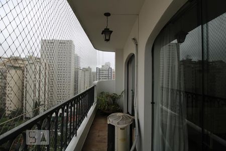 Apartamento à venda com 135m², 3 quartos e 2 vagasvaranda