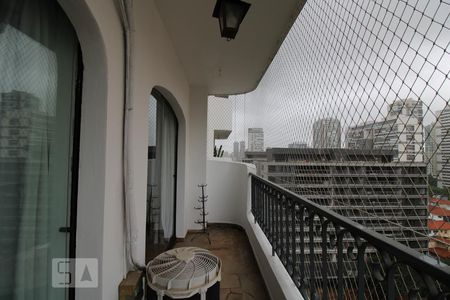 Apartamento à venda com 135m², 3 quartos e 2 vagasvaranda