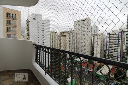 Apartamento à venda com 135m², 3 quartos e 2 vagasVaranda