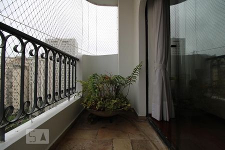 Apartamento à venda com 135m², 3 quartos e 2 vagasvaranda