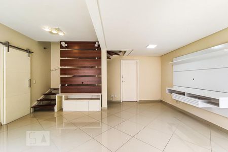 Sala de casa de condomínio à venda com 2 quartos, 106m² em Vila Andrade, São Paulo