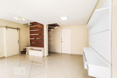 Sala de casa de condomínio à venda com 2 quartos, 106m² em Vila Andrade, São Paulo