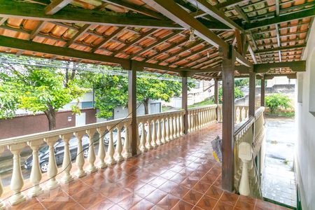 Casa à venda com 160m², 4 quartos e 1 vaga Casa à venda com 160m², 4 quartos e 1 vagaVaranda da Sala