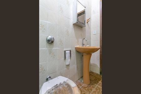 Casa à venda com 160m², 4 quartos e 1 vaga Casa à venda com 160m², 4 quartos e 1 vagaBanheiro da Suite