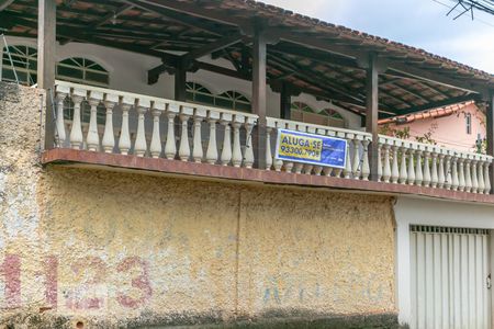 Casa à venda com 160m², 4 quartos e 1 vaga Casa à venda com 160m², 4 quartos e 1 vagaFachada