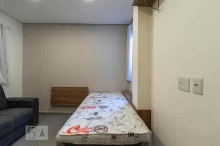 Quarto de casa para alugar com 1 quarto, 25m² em Chora Menino, São Paulo
