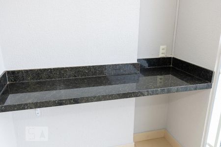 Apartamento à venda com 73m², 3 quartos e 1 vaga Apartamento à venda com 73m², 3 quartos e 1 vagaDetalhe da Varanda da Sala