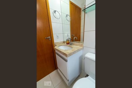 Apartamento à venda com 73m², 3 quartos e 1 vaga Apartamento à venda com 73m², 3 quartos e 1 vagaDetalhe do Banheiro Social